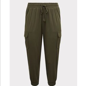 TORRID RELAXED FIT JOGGER - CHALLIS OLIVE GREEN